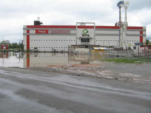 Divinópolis volta a ser castigada pelas chuvas em 2010 – Em 2008 até a casa do prefeito Vladimir Azevedo foi inundada